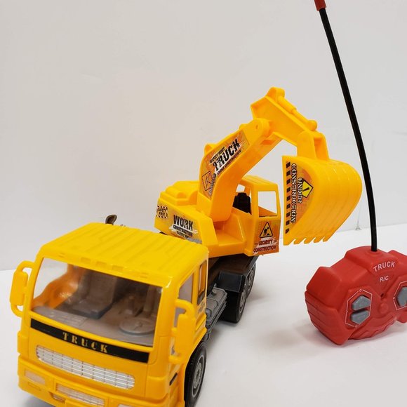 New Remote Controlled Excavator - Picture 7 of 9